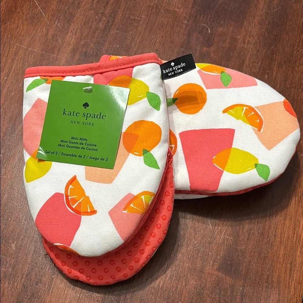 NWT Kate Spade Fruit Print Oven Mitts